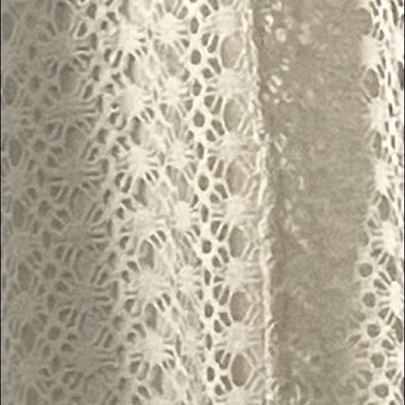 New Crocheted Lightweight Elegant Vest/Top - Picture 6 of 11